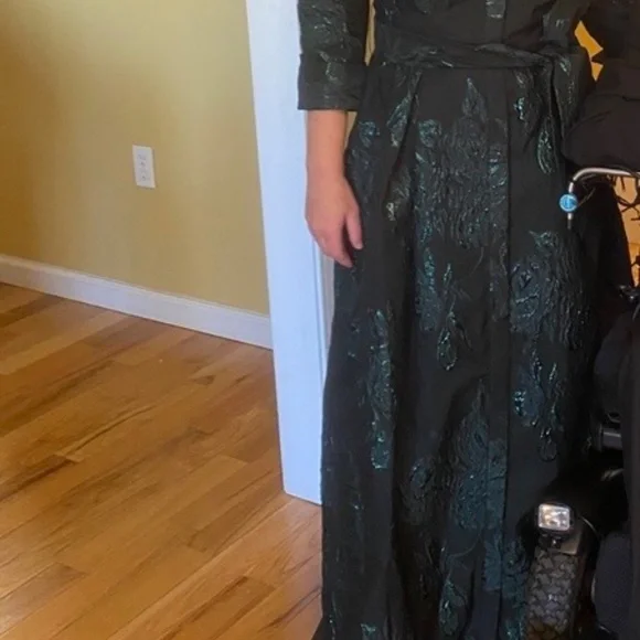 teri jon jacquard shirtdress gown with floral print in emerald - Picture 5 of 5